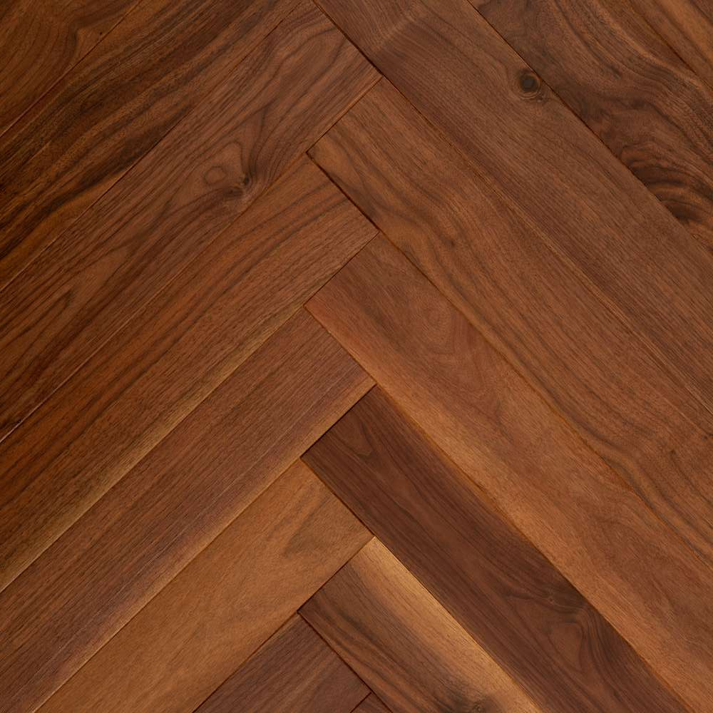 Паркет Елка Английская Lab Arte Angle 600*90*14 Орех Американский Натур лак